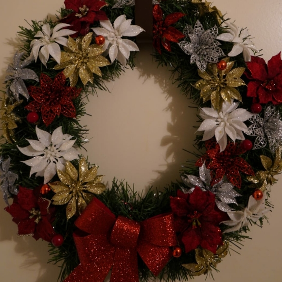 Christmas Holiday Wreath - Picture 4 of 4